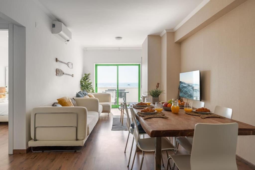 Sunset Terrace - Beachfront Apartment With Private Parking Назаре Екстер'єр фото
